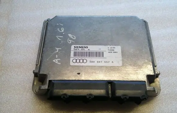 Audi A4 S4 B5 8D Engine control unit/module 3B0907557A 713406 5WP42911