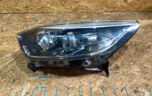 Renault Captur Headlight/headlamp 260603859R S2510F098-M