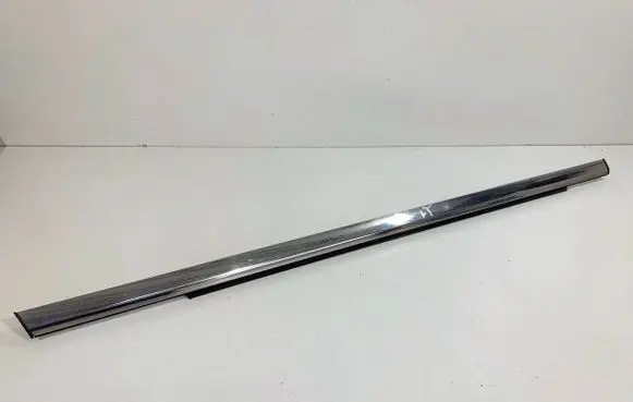 Jeep Grand Cherokee Loading door glass trim molding 