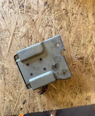 Nissan X-Trail T30 Torque split ecu control unit/module A68000U06