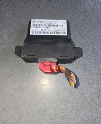 Volkswagen Golf V Gateway control module 1K0907951 5WK50011B