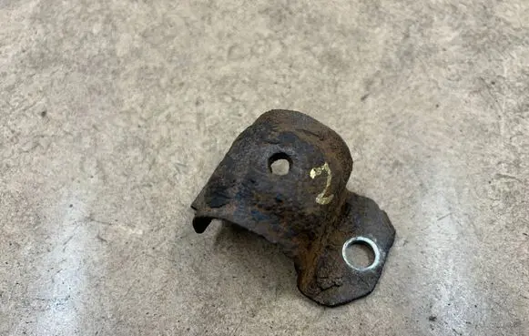 BMW 3 E46 Sway bar bush bracket, rear 33506779734 6779734