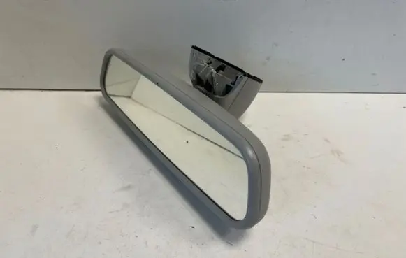 Rear view mirror (interior)