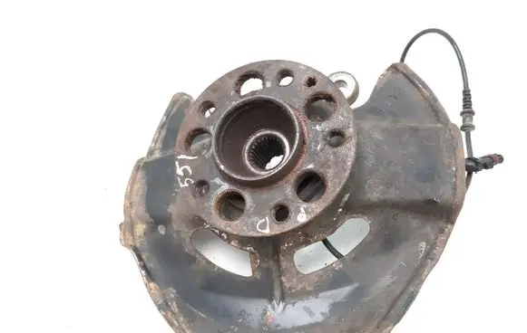 Mercedes-Benz A W169 Front wheel hub 6904