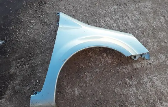 Renault Modus Fender 8200098310