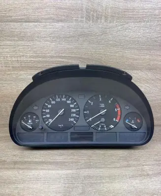 BMW 5 E39 Speedometer (instrument cluster) 8381198 110008735