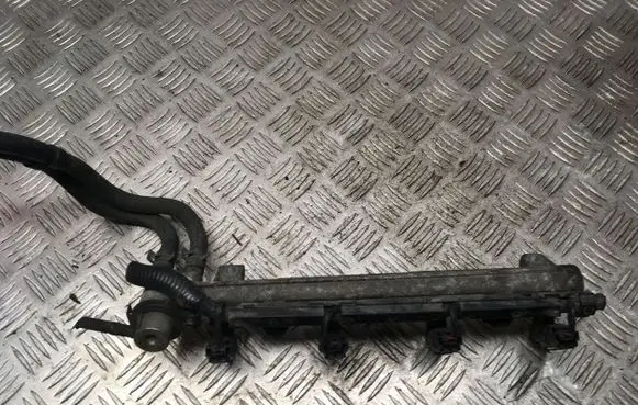 Volkswagen Golf V Fuel main line pipe 036133319