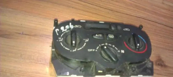 Peugeot 206 Climate control unit