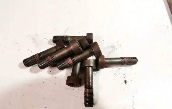 Toyota RAV 4 (XA30) Nuts/bolts 