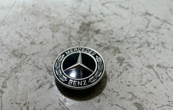 Mercedes-Benz GLA H247 Manufacturer badge logo/emblem A0008176203