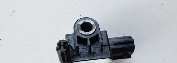 Hyundai Santa Fe Airbag deployment crash/impact sensor