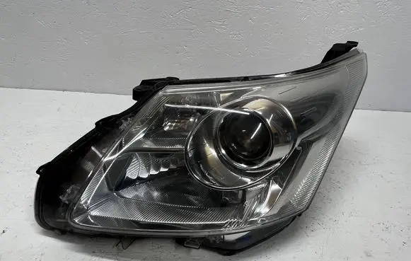 Toyota Avensis T270 Headlight/headlamp H279GL