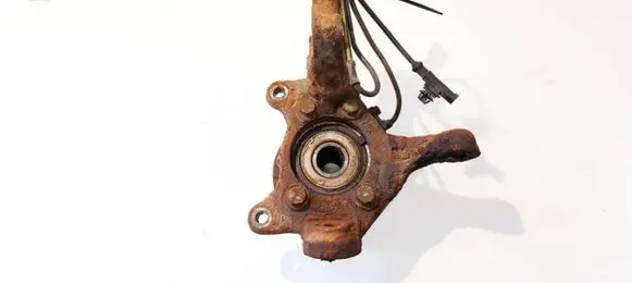 Toyota Auris 150 Front wheel hub