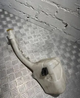 Ford Fusion Windshield washer fluid reservoir/tank 2S6117618AD