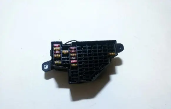 Volkswagen Golf V Fuse box set 040735605600 18120302730