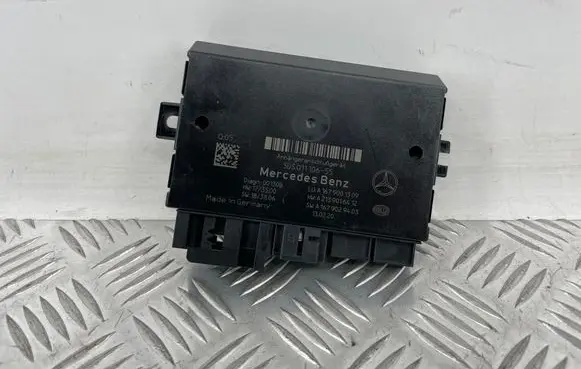 Mercedes-Benz C W205 Tow bar trailer control unit/module A1679001309