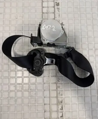 BMW X1 E84 Front seatbelt 34058427 2010110608 0Y00414
