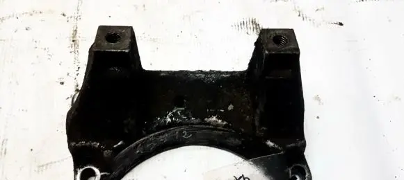 Mercedes-Benz S W220 Engine mounting bracket