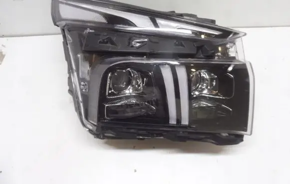 Hyundai Santa Fe Headlight/headlamp 92102S1600