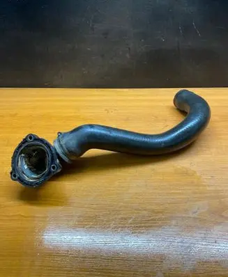 Engine coolant pipe/hose