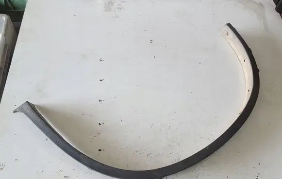 Front arch trim