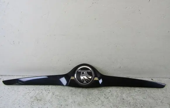 Skoda Fabia Mk2 (5J) Front bumper upper radiator grill 5J0853633C