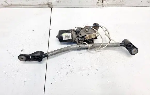 Renault Clio III Front wiper linkage and motor