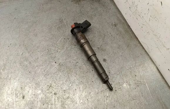 BMW X3 E83 Fuel injector 0445115077