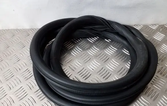 Opel Mokka Front door rubber seal