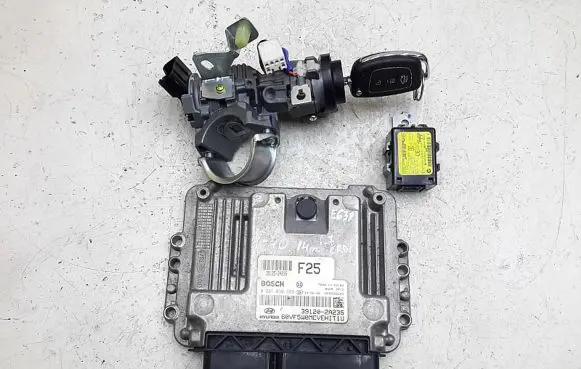 Hyundai i40 Engine ECU kit and lock set 