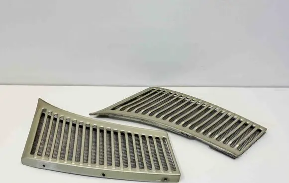 Mercedes-Benz SLC C107 Quarter panel pressure vent A1078360265 1078360165