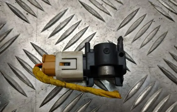Hyundai Santa Fe Airbag deployment crash/impact sensor 959202B200