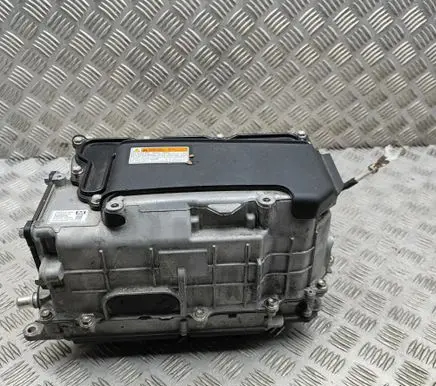 Toyota Prius+ (ZVW40) Voltage converter inverter G920028030
