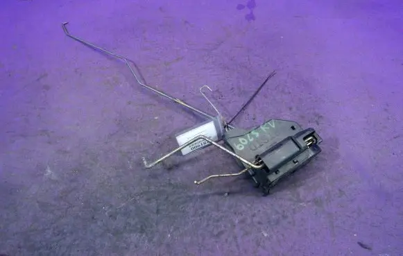 Hyundai Getz Front door lock