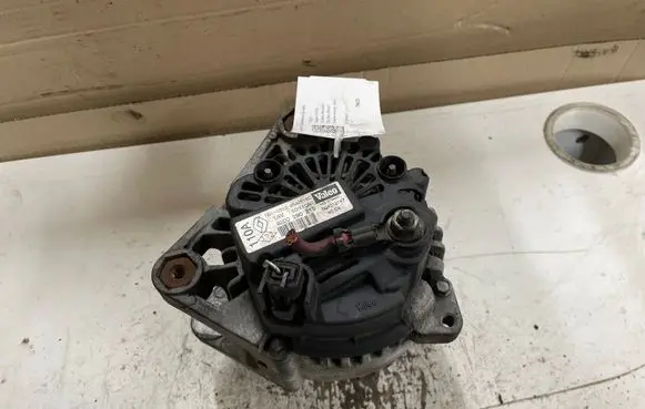 Renault Megane II Generator/alternator 8200290215 604012147 2542818D