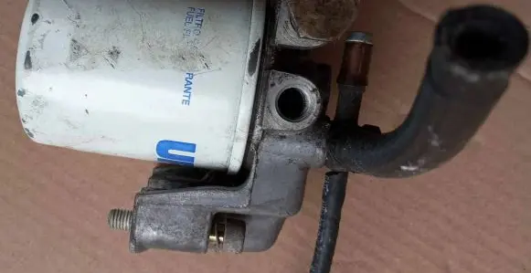 Mercedes-Benz W123 Fuel filter housing 6160920208
