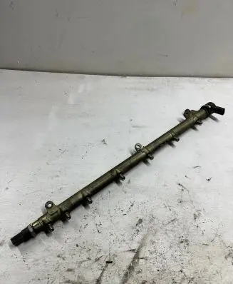 Mercedes-Benz E W211 Fuel main line pipe A6130700195 0445216007