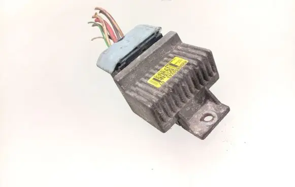 Opel Movano B Glow plug pre-heat relay 8200859243