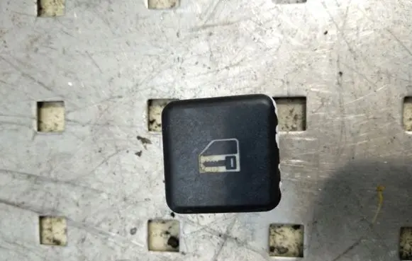 BMW 5 E39 Central locking switch button 8360828