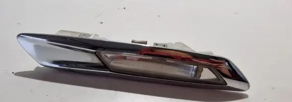 BMW 5 F10 F11 Front fender indicator light 7154167 7154169