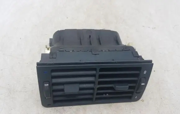 BMW 7 E38 Rear air vent grill 64228390117 64228390290 64228364120