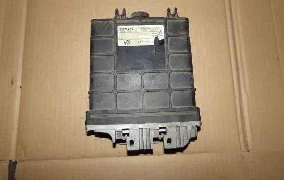 Volkswagen Sharan Engine control unit/module 037906025