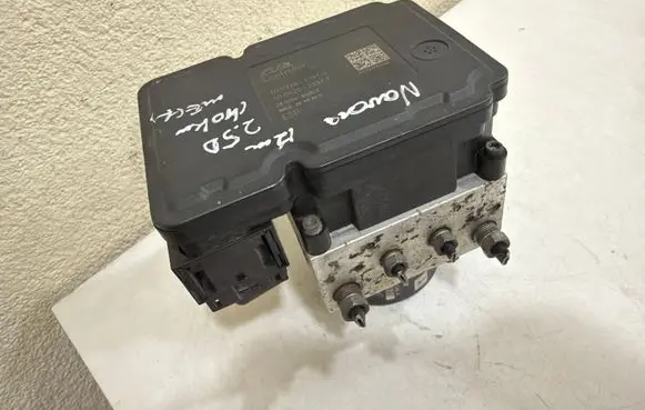 Nissan Navara ABS Pump 476605X60E 10021205264