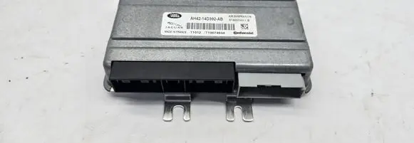 Land Rover Range Rover L322 Air suspension control unit module (rear) AH4214D392AB 710074634 S180010011B