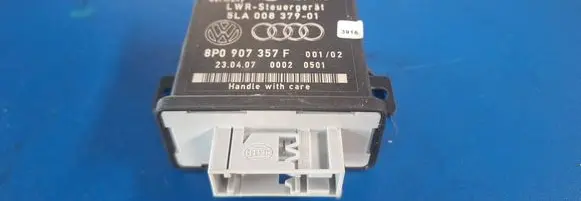 Audi A4 S4 B7 8E 8H Light module LCM 5la00837901