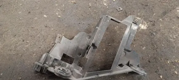 BMW X5 E53 Headlight/headlamp mounting bracket 224568