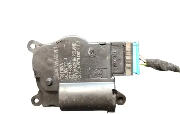 Volkswagen PASSAT B7 Air flap motor/actuator T915266A