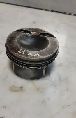 Piston