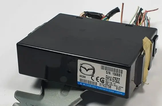 Mazda CX-7 Door central lock control unit/module EH14-675DZ