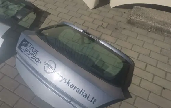 Opel Astra H Tailgate/trunk/boot lid